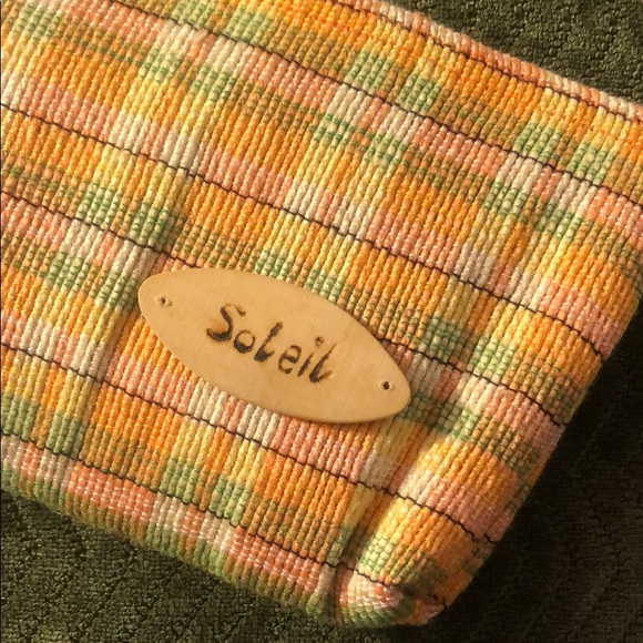 Super cute slightly padded zipper pouch. - Picture 3 of 8